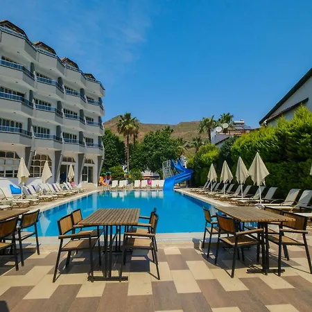 Club Selen Hotell 3*