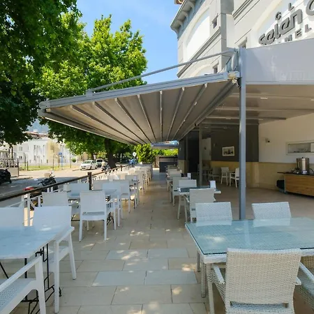 Club Selen فندق 3*
