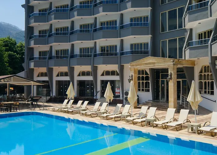 Club Selen 3* إتْشميلير