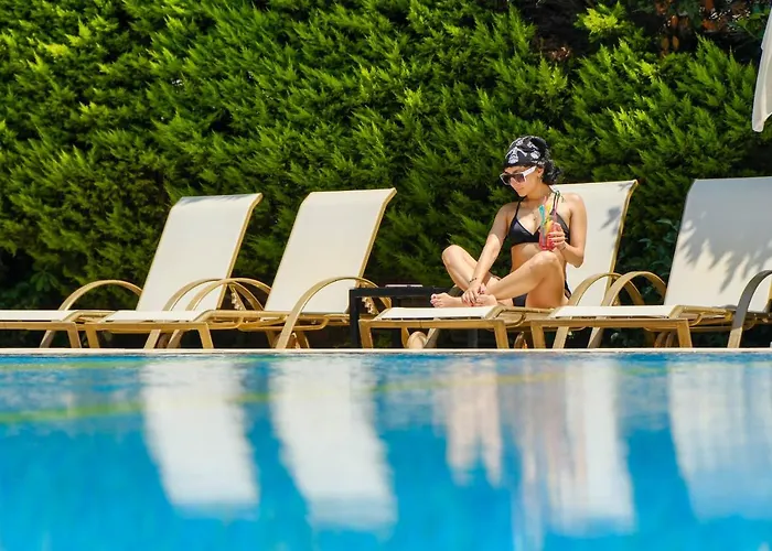 Club Selen فندق 3*