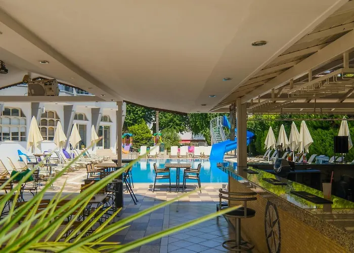 Club Selen فندق 3*