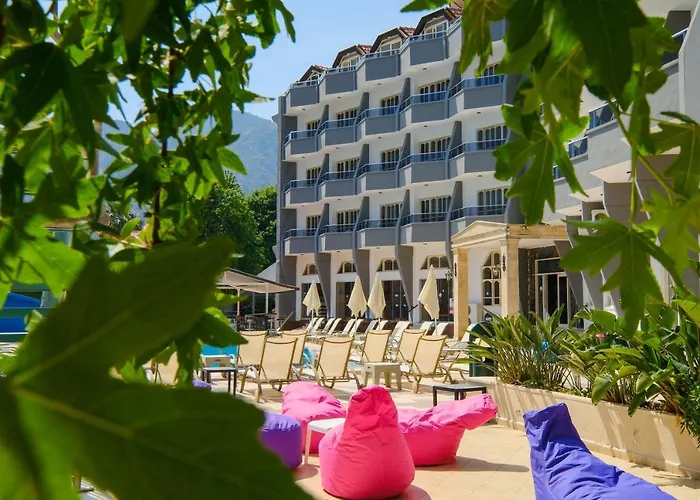 Club Selen فندق إتْشميلير