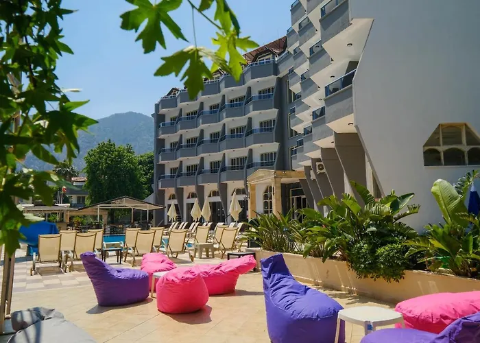 Club Selen 3* إتْشميلير