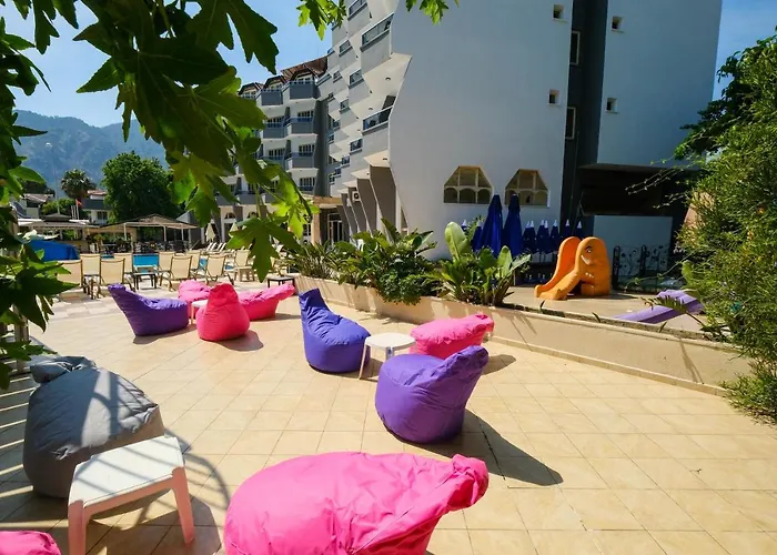 Club Selen 3* إتْشميلير